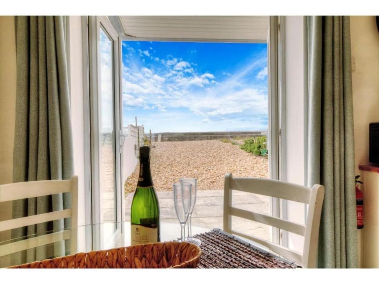 Air Maison - Solent View Beachfront Apartment South Hayling Eksteriør billede